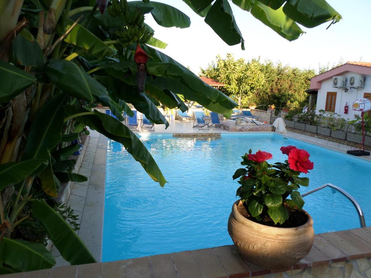 Villaggio Romaniello مارينا دي كاميروتا المظهر الخارجي الصورة